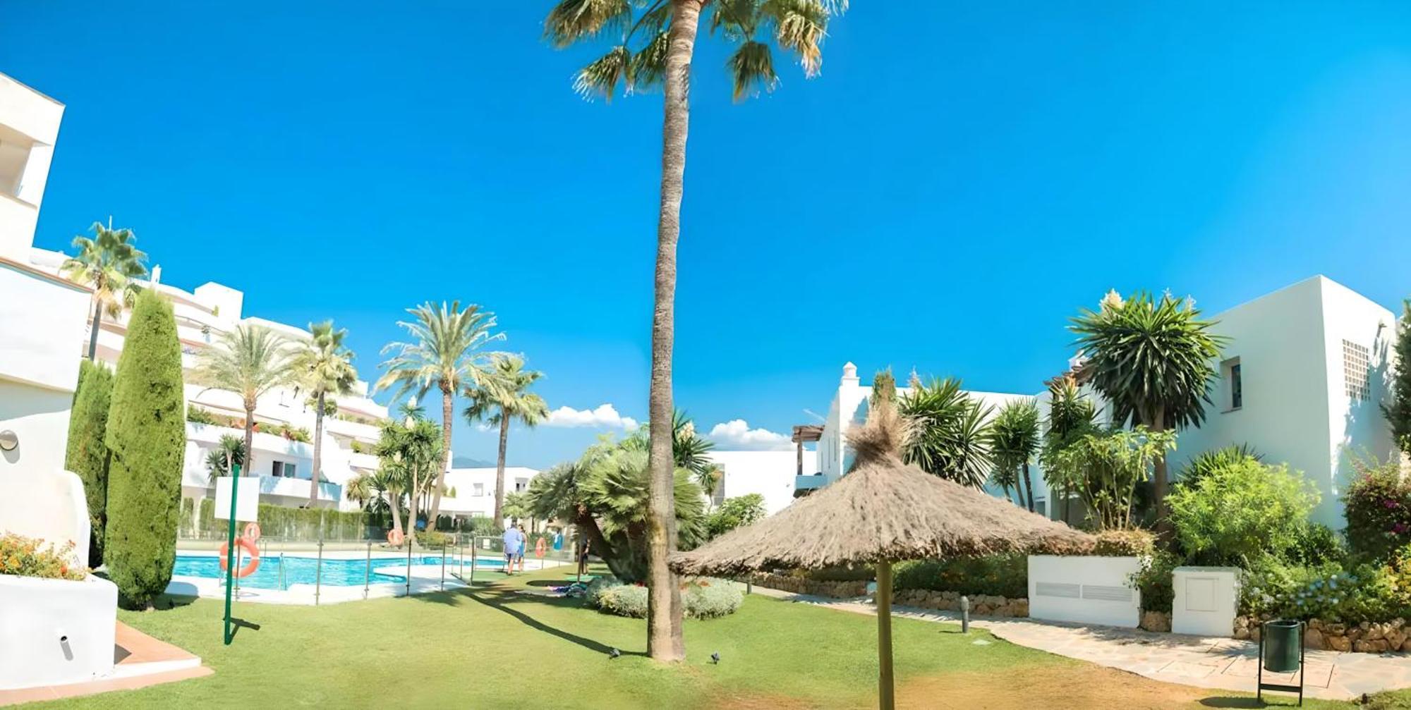 Ferienhaus Gorgeous 2br Apt. W/ Mountain View Puerto Banus *